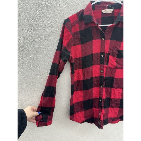 Hollister Womens Button Up Shirt Size XS Flannel Black Red Plaid Long Sleeve - Picture 2 of 10